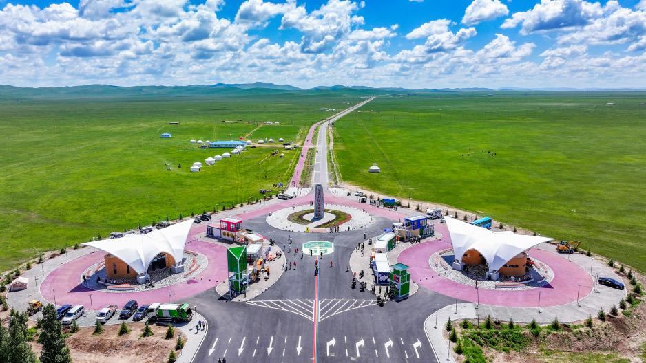 2025穿越西乌旗“草原99号公路”马拉松及草原王挑战赛圆满举行