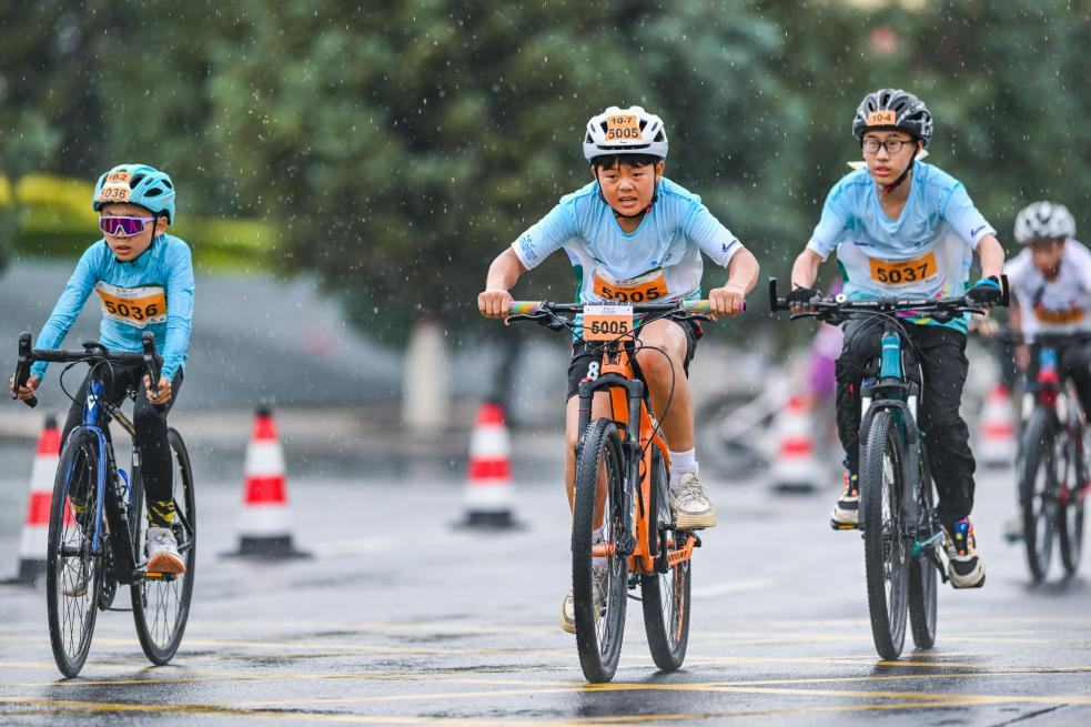 2025穿越西乌旗“草原99号公路”马拉松及草原王挑战赛圆满举行