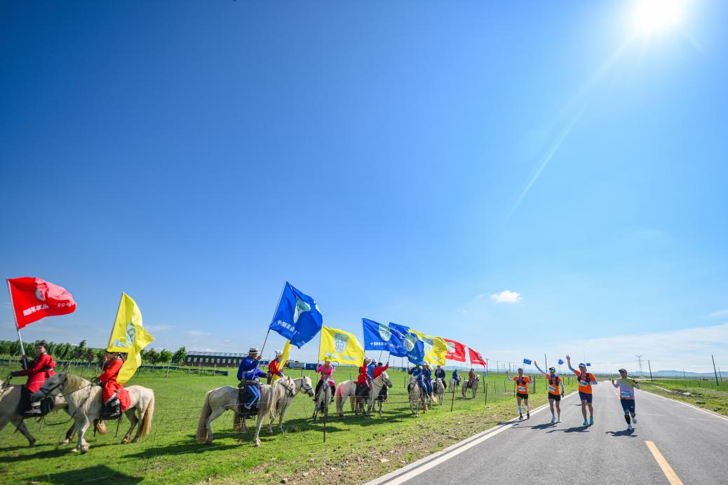 2025穿越西乌旗“草原99号公路”马拉松及草原王挑战赛圆满举行