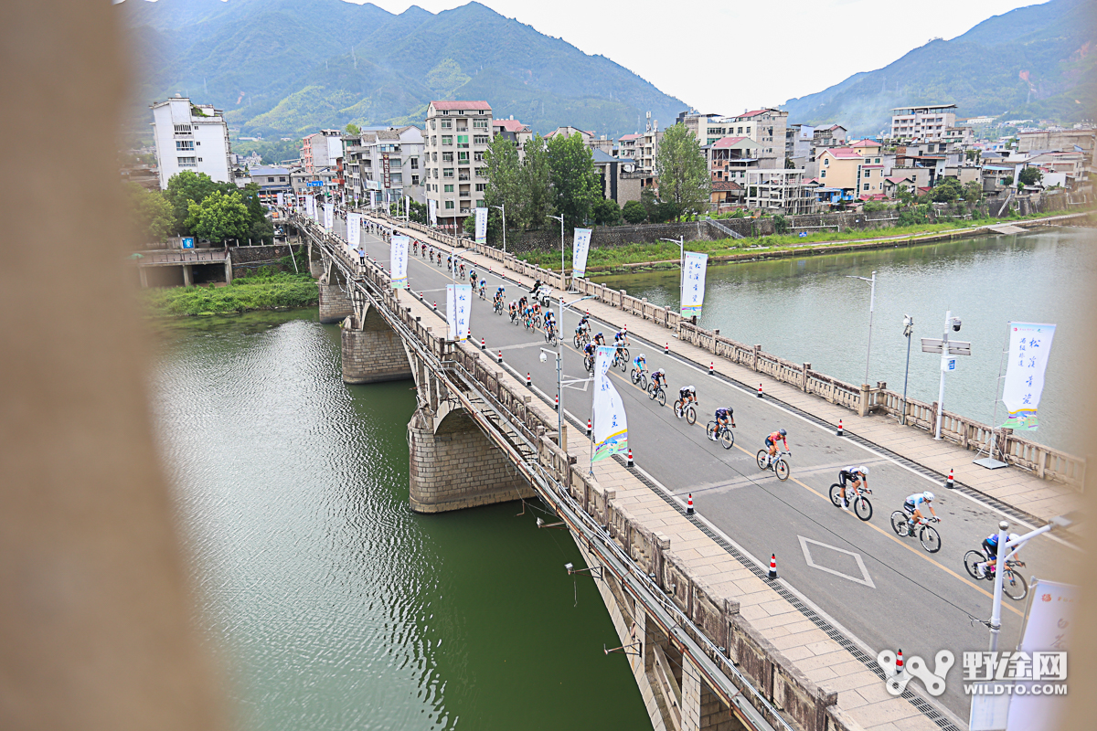 南平市公开赛暨福建联赛松溪站：大团冲刺 徐兆亮斩获冠军