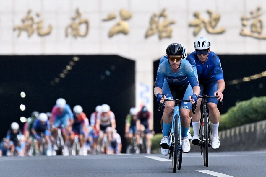 鳳凰女子力量車隊(duì)環(huán)上?？駭埞趤喖拒?！FNIX戰(zhàn)隊(duì)再攀高峰！