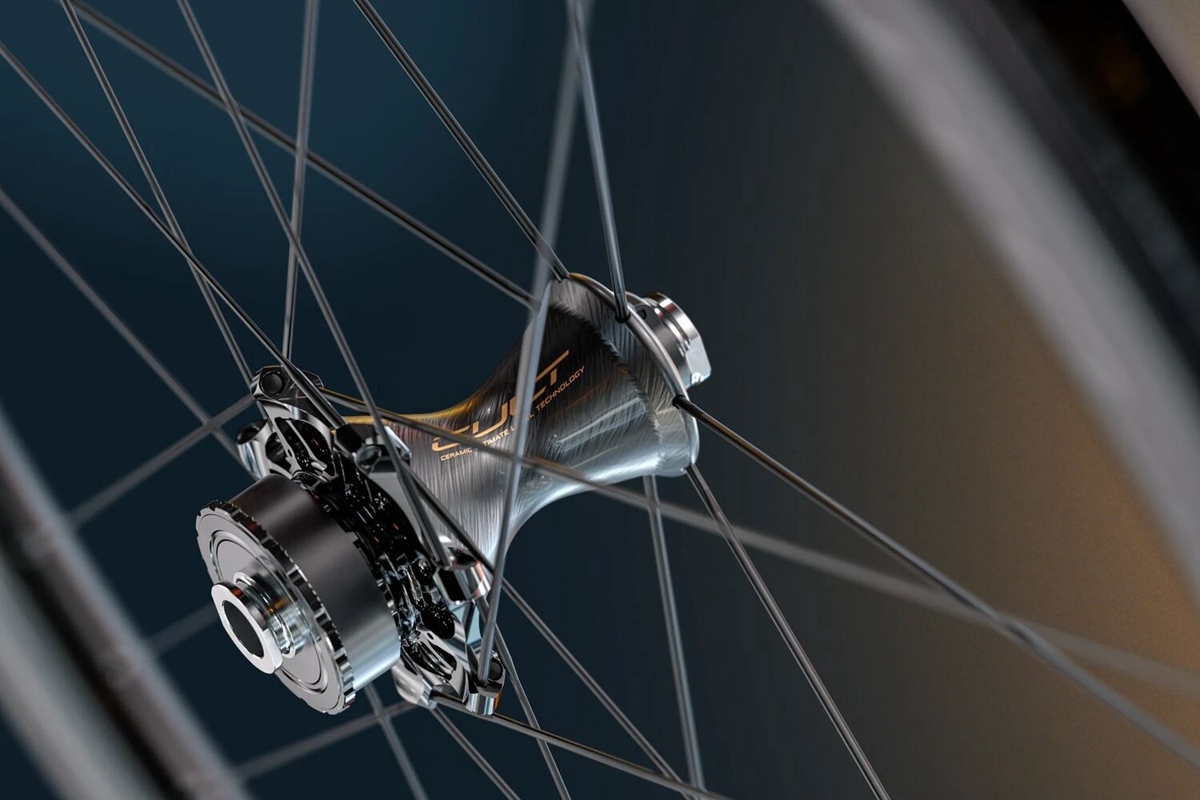 定义科技与美学   Campagnolo Bora Ultra WTO获国际金罗盘奖