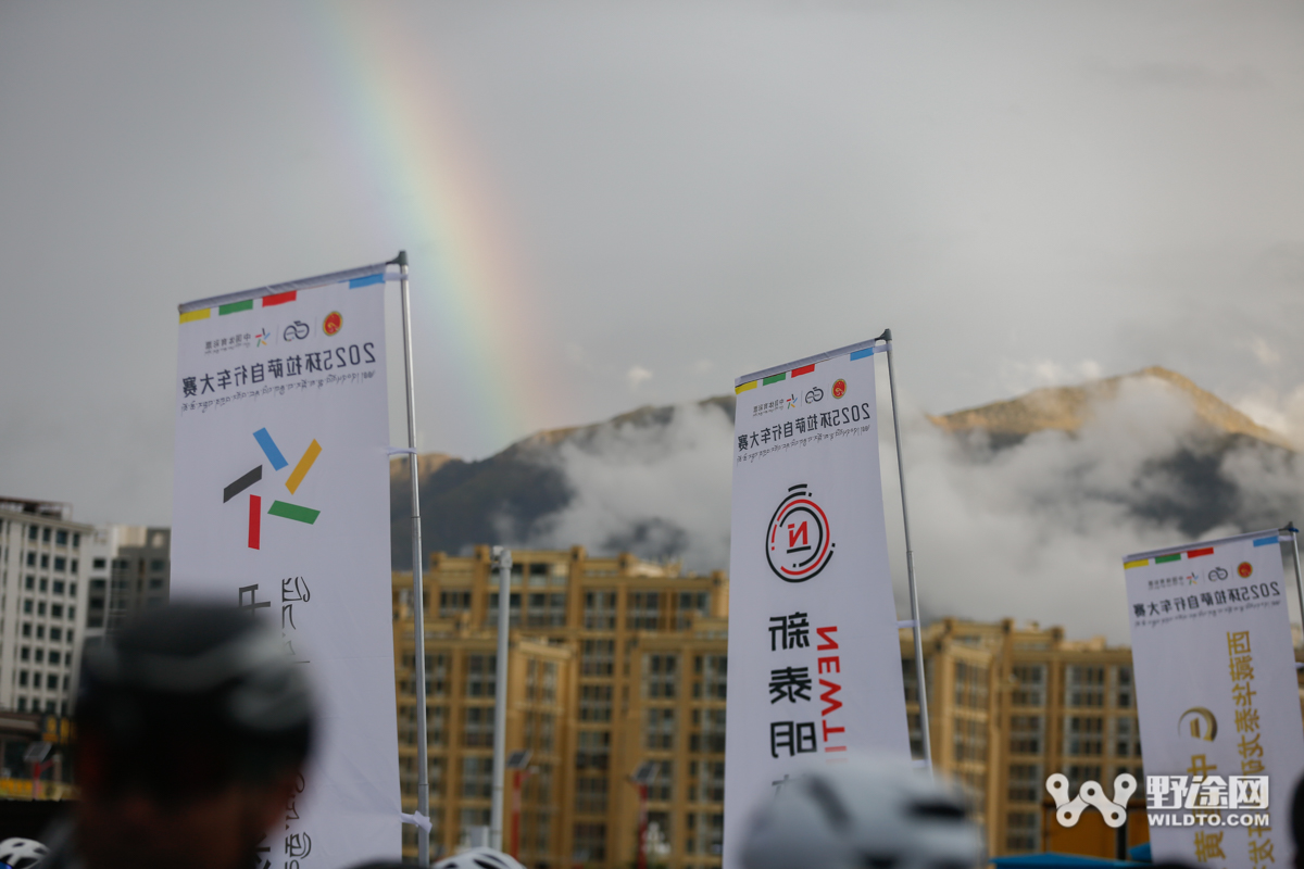 奔赴布达拉 环拉萨自行车大赛完美收官