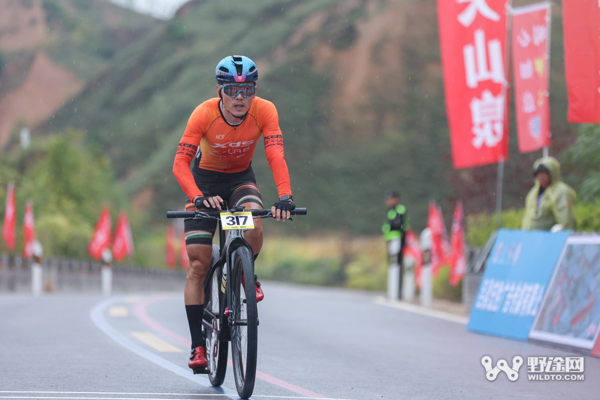 柳裕杯·2025黄河一号旅游公开赛（柳林站）：刘奥林夺魁 凤凰女子队团胜