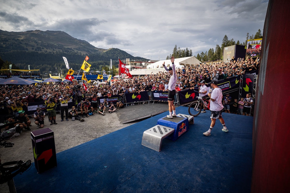 见证 GOAT 谢幕！尼诺退役战车惊现全新SRAM传动系统