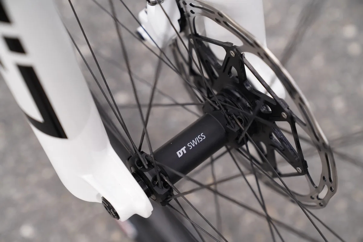 见证 GOAT 谢幕！尼诺退役战车惊现全新SRAM传动系统