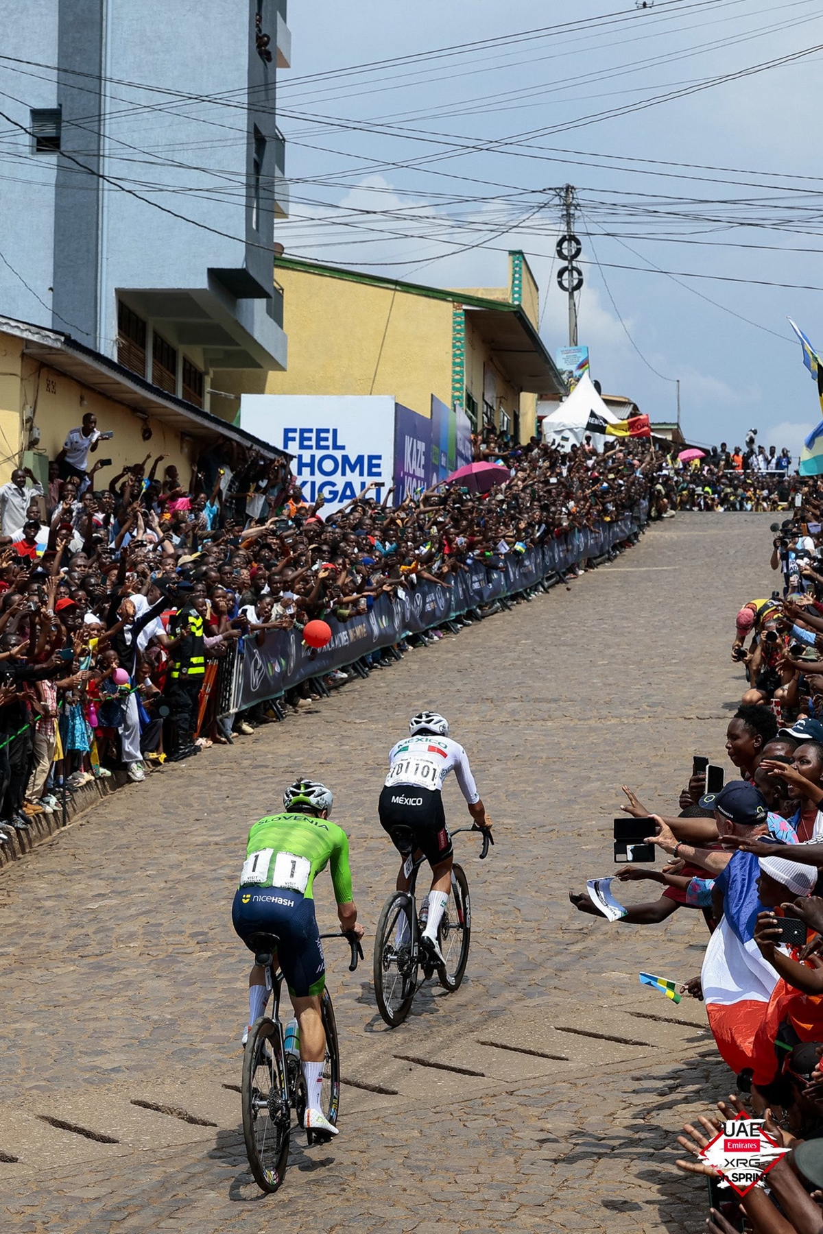 波加查最后66.6km封神，成功卫冕 2025 UCI 世锦赛！