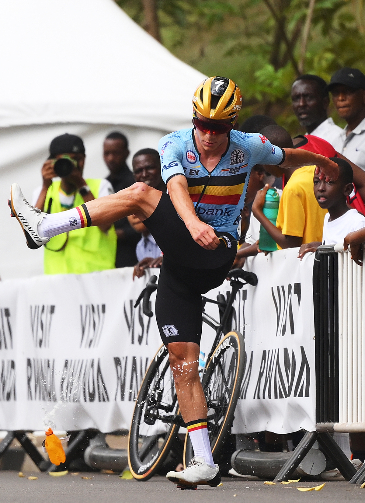 波加查最后66.6km封神，成功卫冕 2025 UCI 世锦赛！