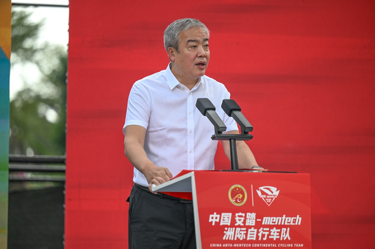 “骏驰万里，踏梦天涯”2026中国安踏mentech洲际队全新亮相