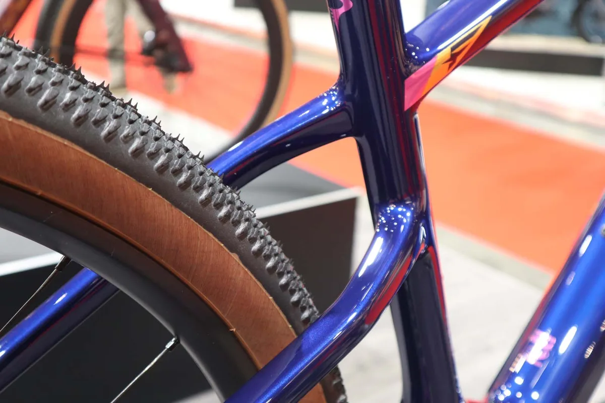 “怪兽”砾石车 Pinarello发布全新弯把山地车 GREVIL MX