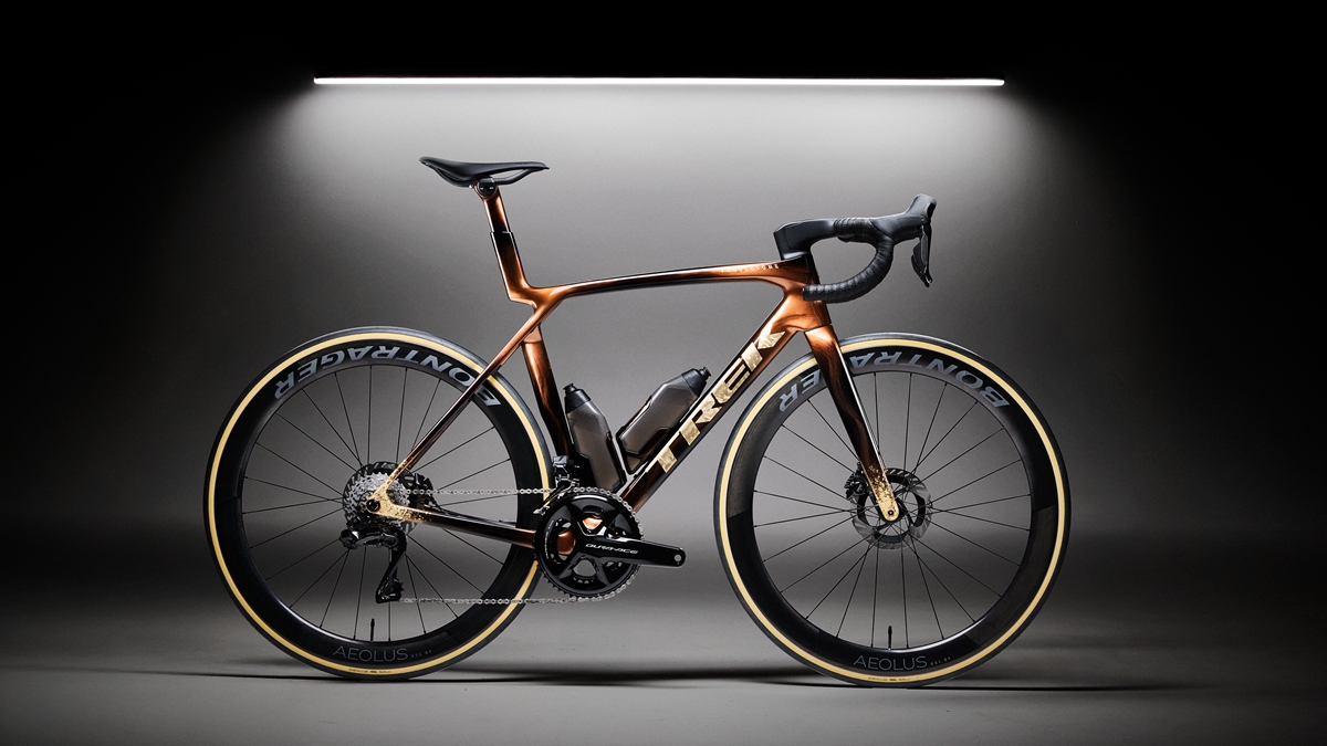TREK 推出 Project One ICON Palomino “马动骁腾” 中国马年涂装