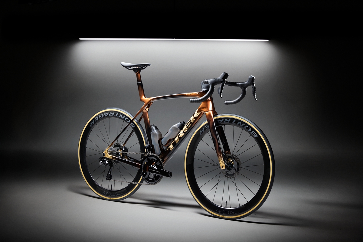 TREK 推出 Project One ICON Palomino “马动骁腾” 中国马年涂装
