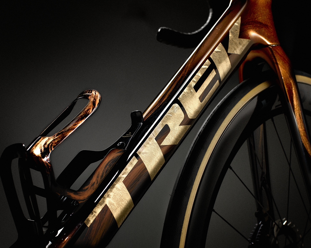 TREK 推出 Project One ICON Palomino “马动骁腾” 中国马年涂装