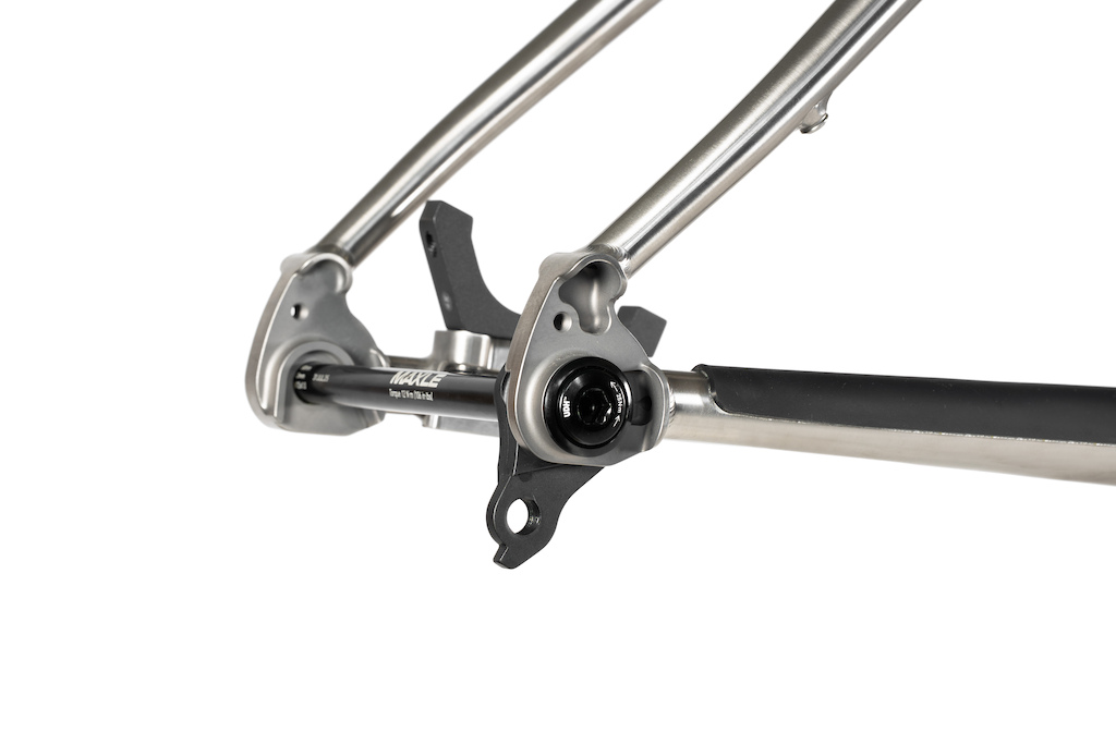 配有比例链条后叉 Forbidden推出钛合金硬尾山地车