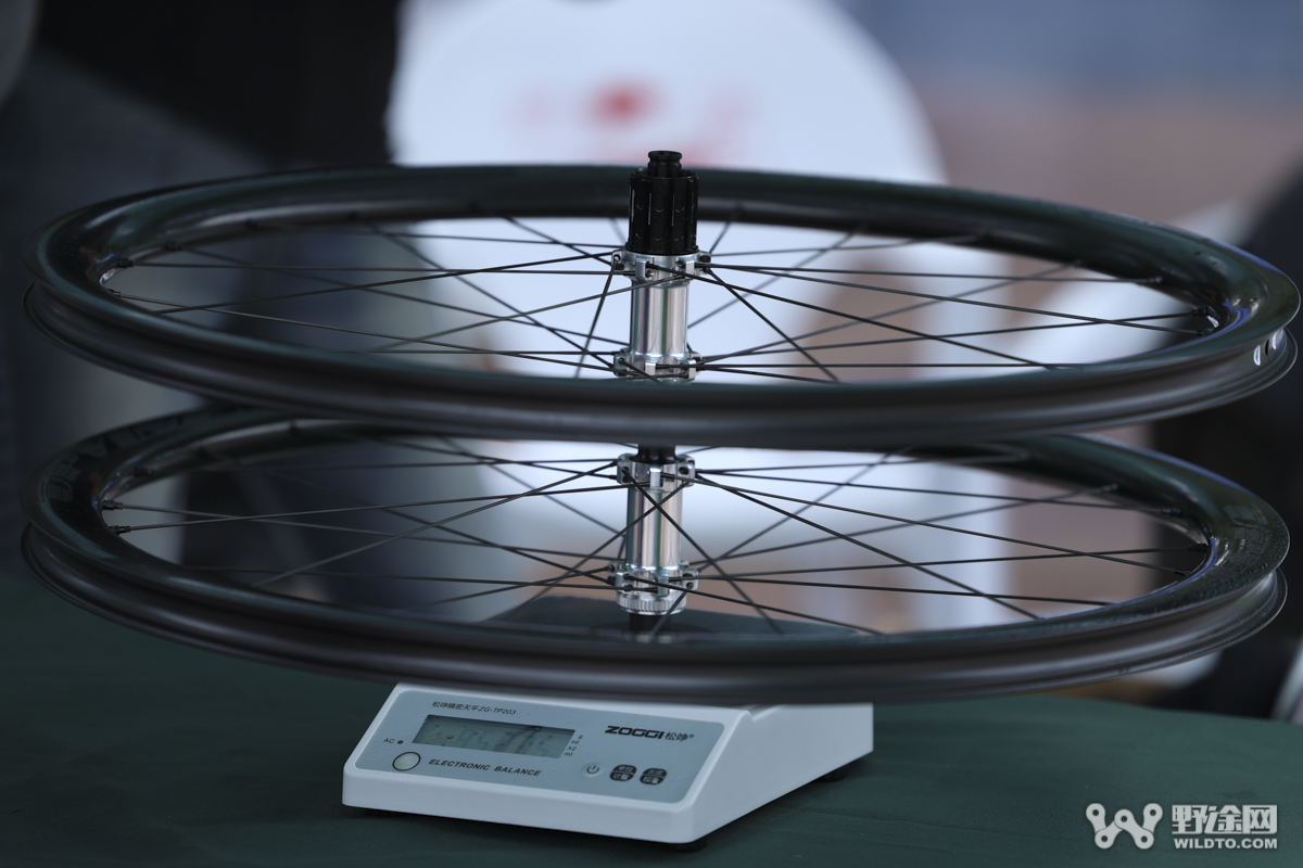 不止于“轻”   950g的静藤Ultra公路轮组究竟如何？