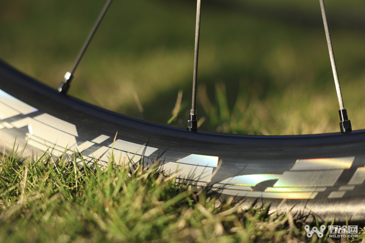 不止于“轻”   950g的静藤Ultra公路轮组究竟如何？