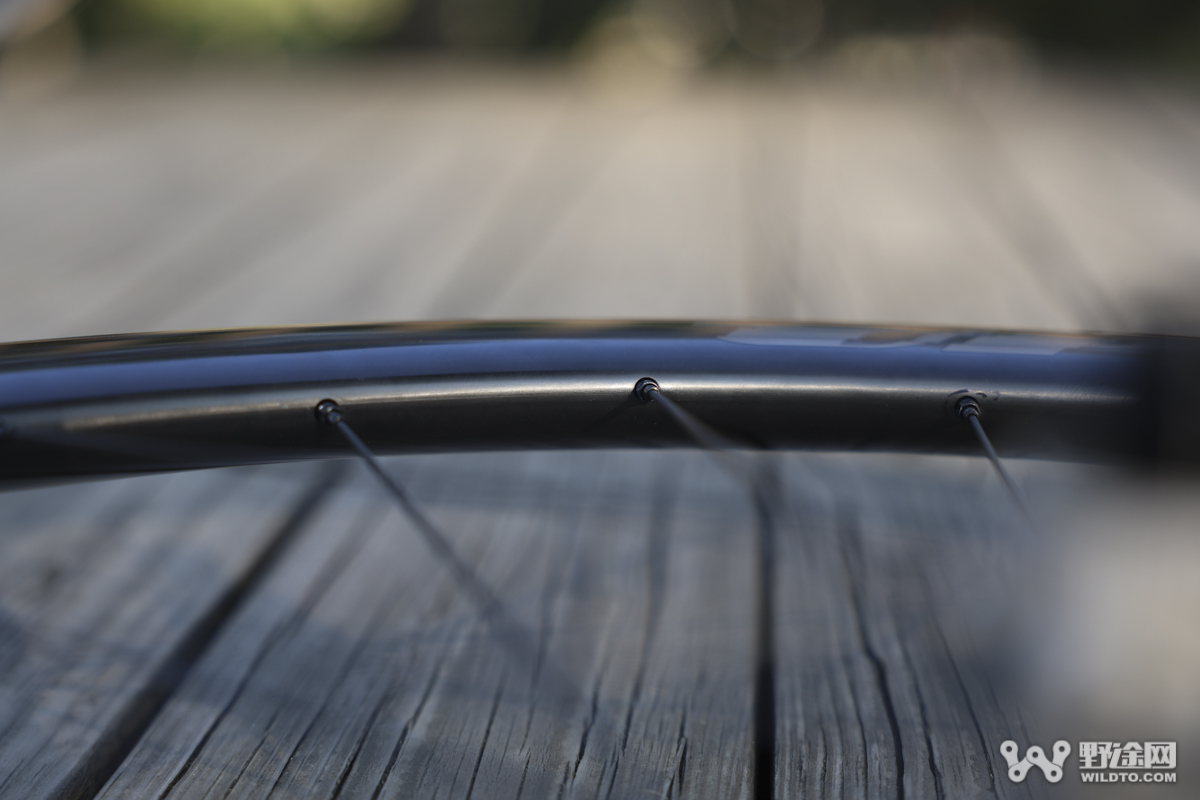 不止于“轻”   950g的静藤Ultra公路轮组究竟如何？