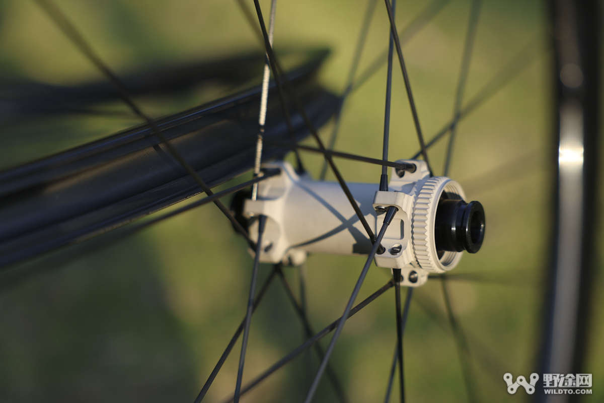 不止于“轻”   950g的静藤Ultra公路轮组究竟如何？