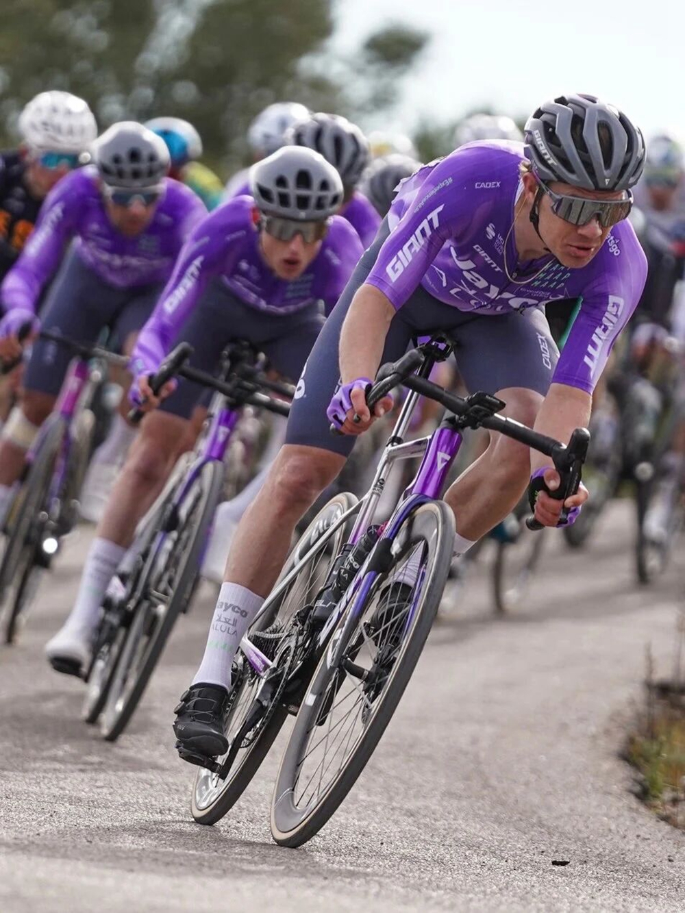 由GIANT赞助的杰科车队在卡斯特利翁大奖赛夺 2026 赛季首胜！