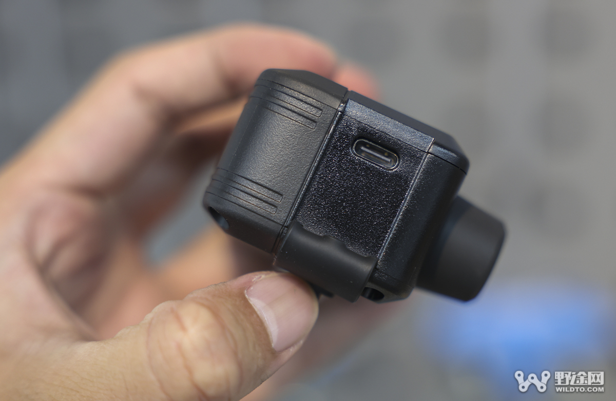 好物推荐 | 塞进尾包就能走  Trek Air Rush电动迷你打气筒