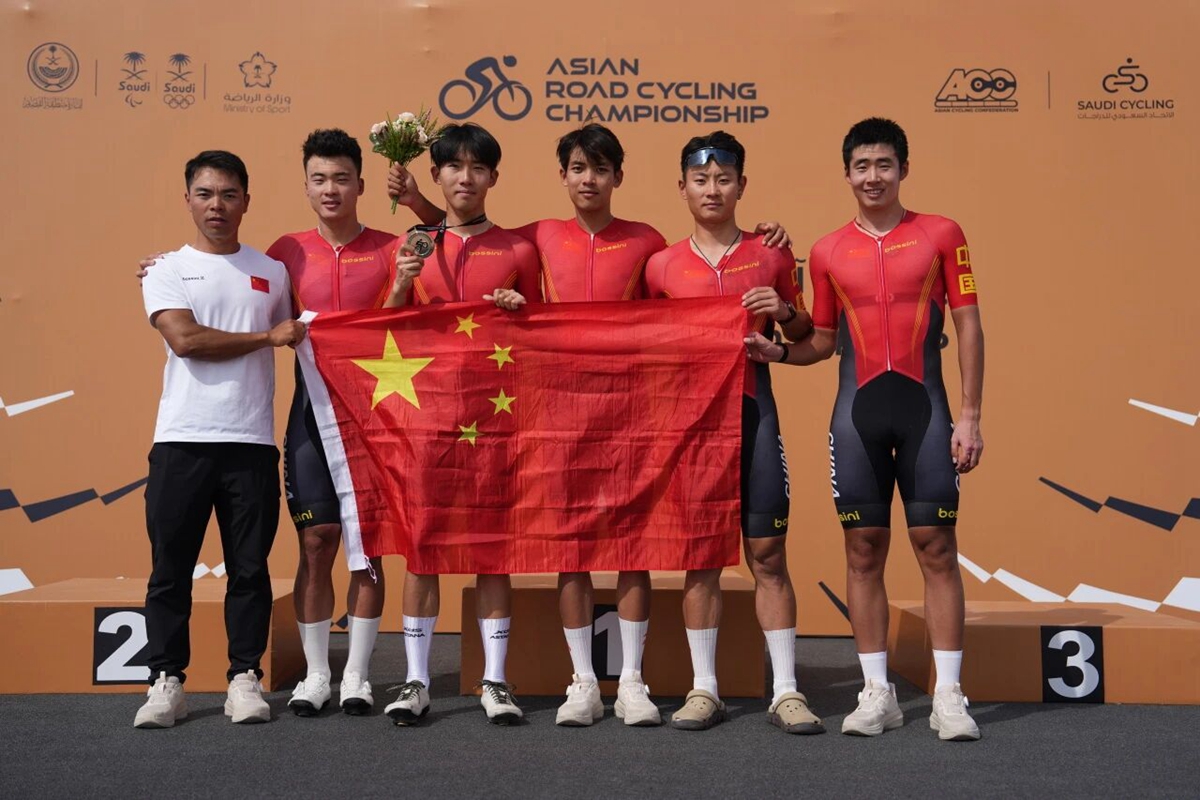 苏浩钰斩获银牌！ 2026年亚洲公路锦标赛中国国家公路自行车队圆满完赛