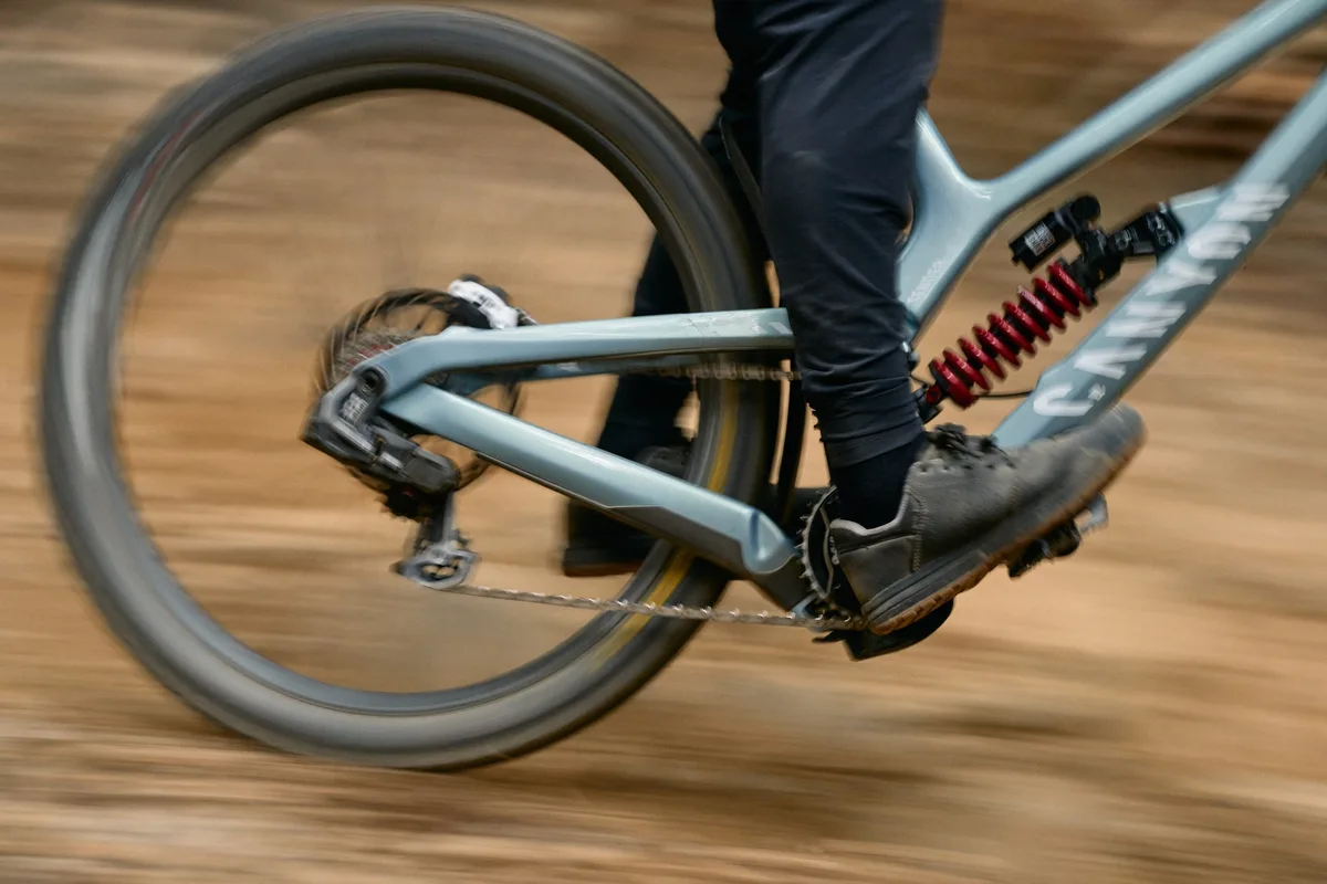 DH也电变 SRAM发布全新无线传动套件