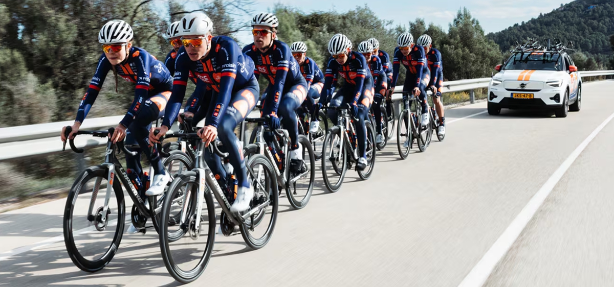 赋能赛场  禧玛诺携手多支世巡车队征战 2026 赛季