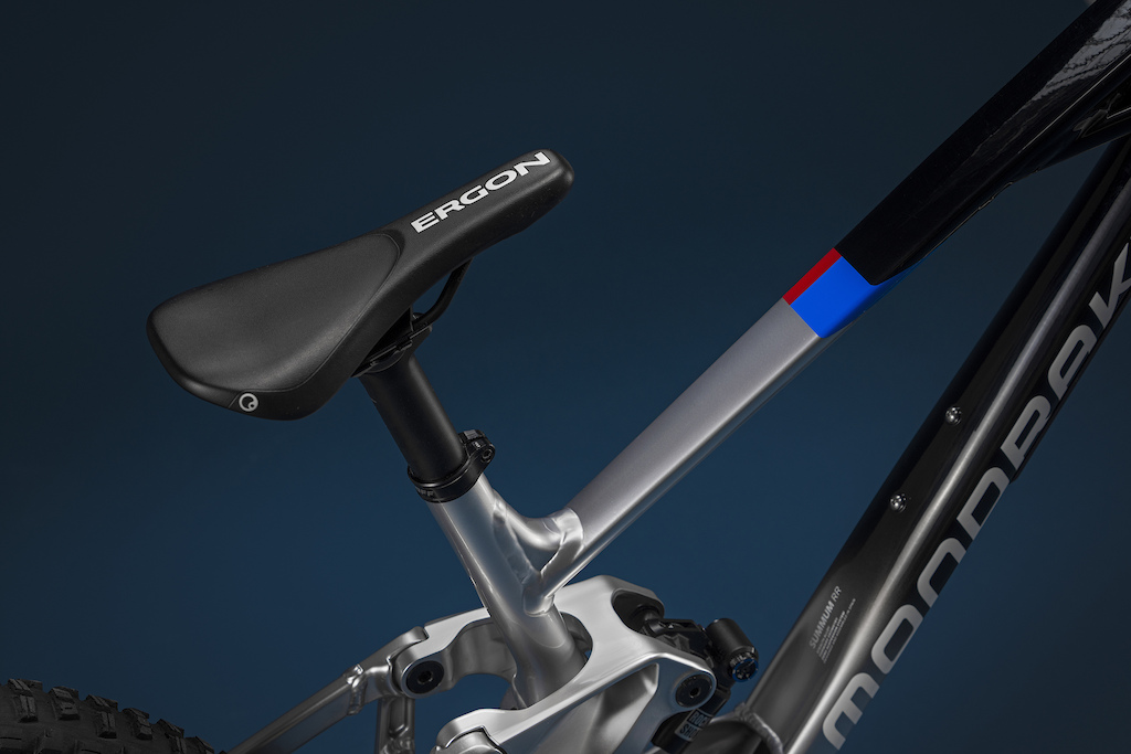 可调选项更丰富 Mondraker推出新款Summum速降车