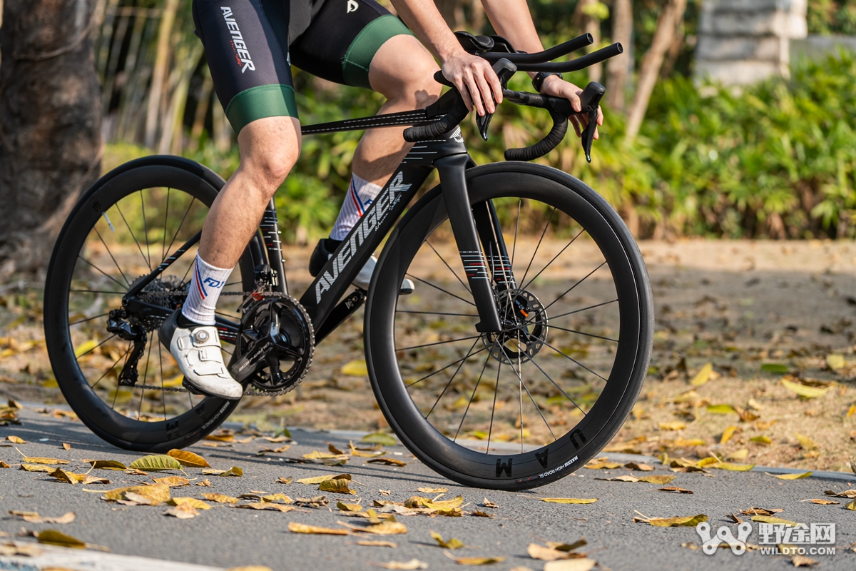 破风劲行，实用不止 | 万元内气动新秀！AVENGER 复仇者 R8-RS 上市