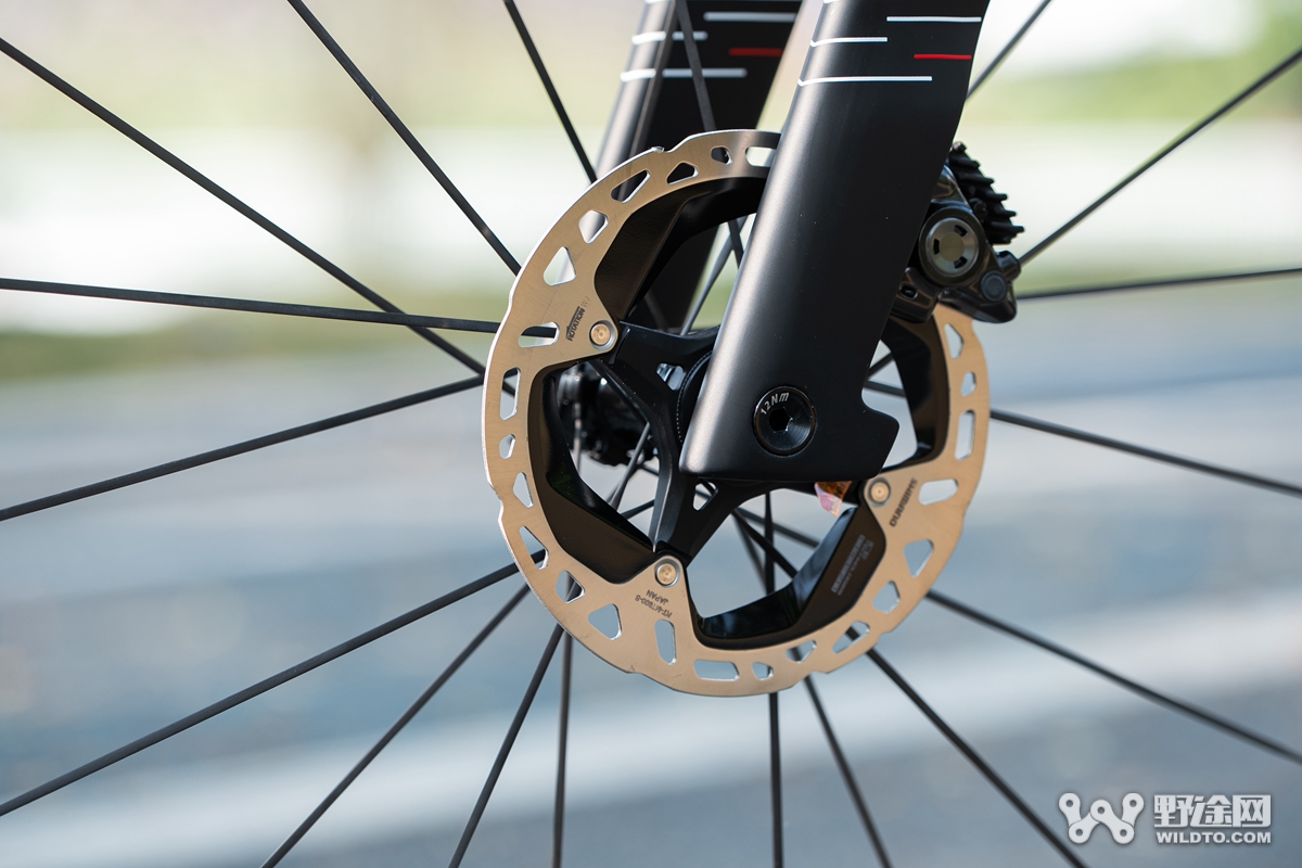 破风劲行，实用不止 | 万元内气动新秀！AVENGER 复仇者 R8-RS 上市