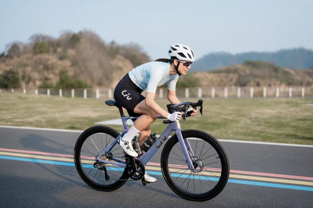 【上新了Liv】全新 EnviLiv Advanced Pro，只为更快而生！