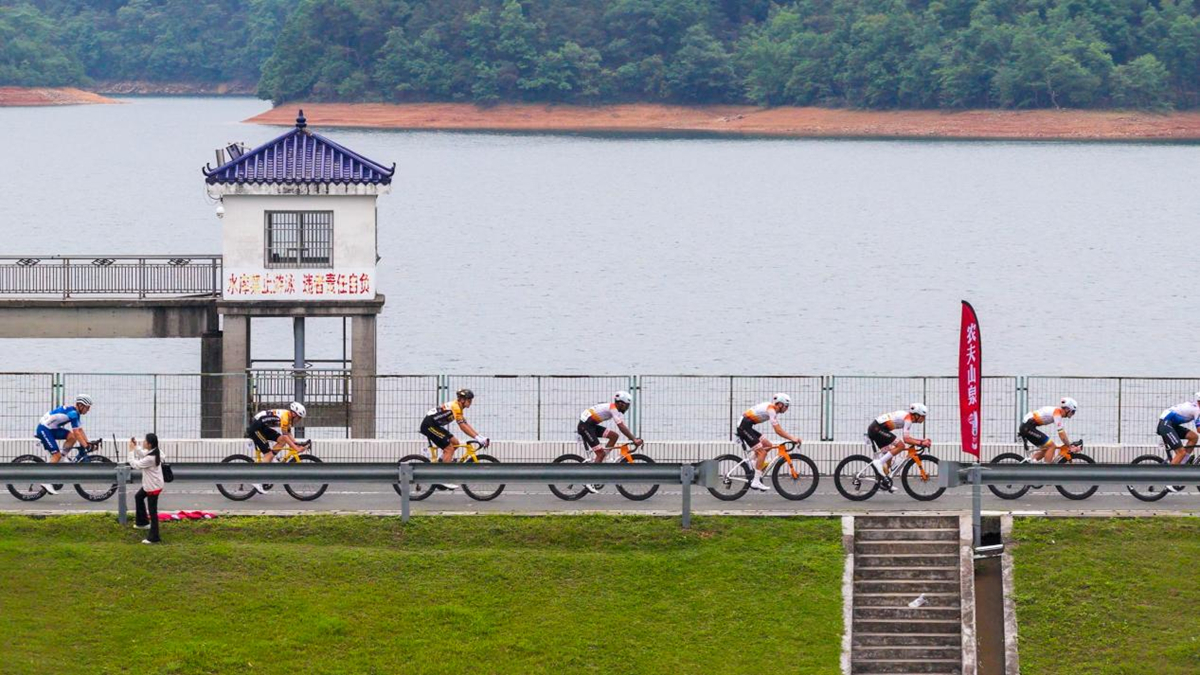 河源工行2026河源・环万绿湖国际公路自行车赛圆满落幕