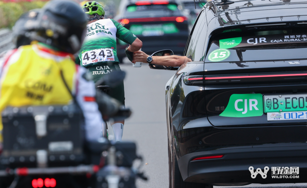 “理想汽车杯”环岛赛S1：杜尚・拉约维奇力压群雄，双衫加身