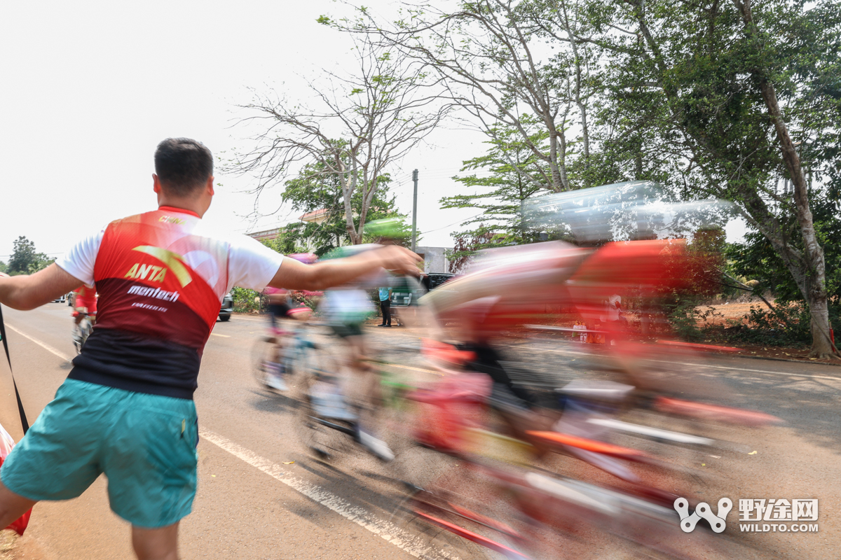 “理想汽车杯”环岛赛S1：杜尚・拉约维奇力压群雄，双衫加身