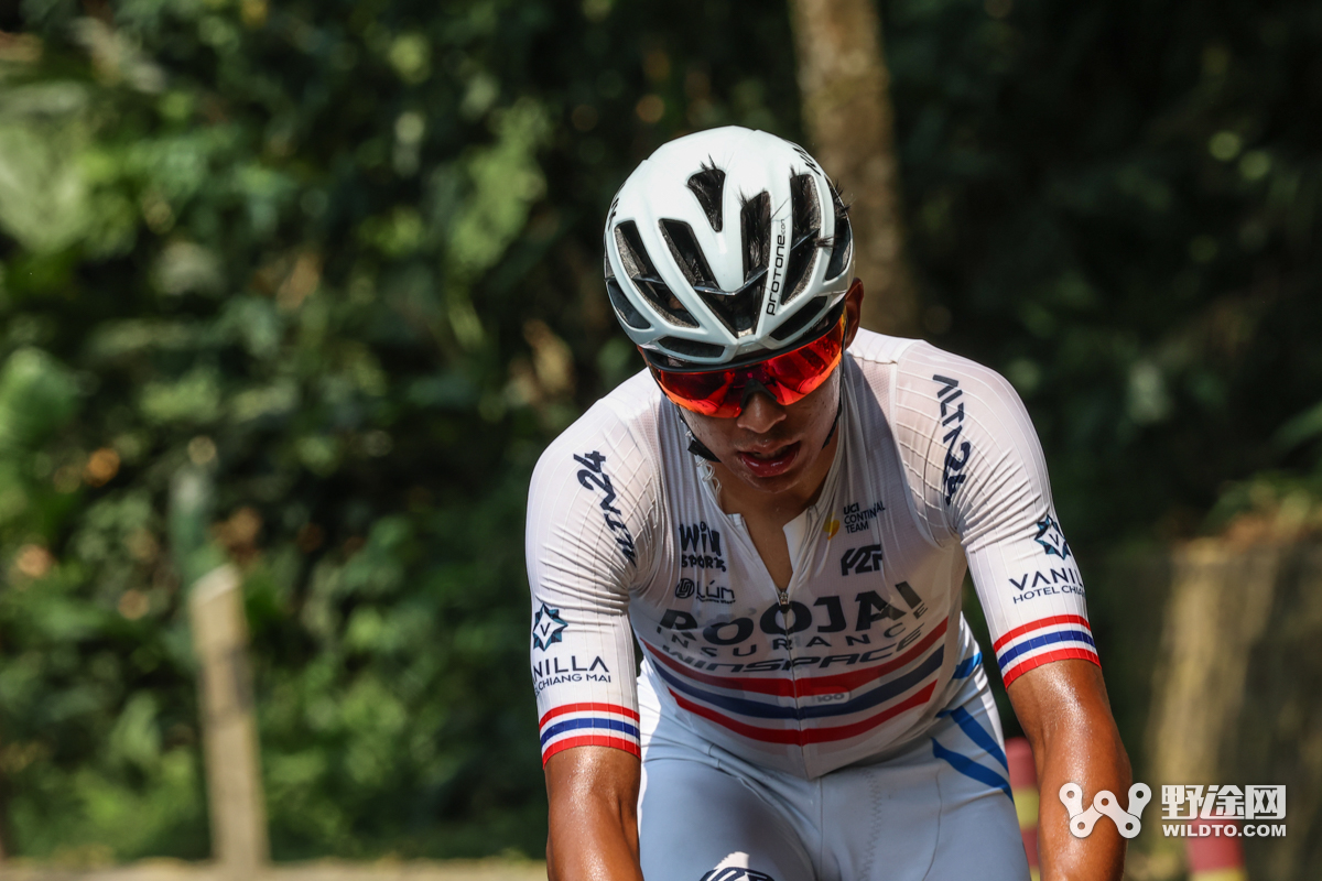 “理想汽车杯”2026环岛赛S2：喜德盛阿斯塔纳赢赛段，并穿上黄衫