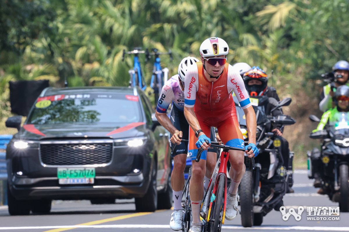 “理想汽车杯”2026环岛赛S2：喜德盛阿斯塔纳赢赛段，并穿上黄衫