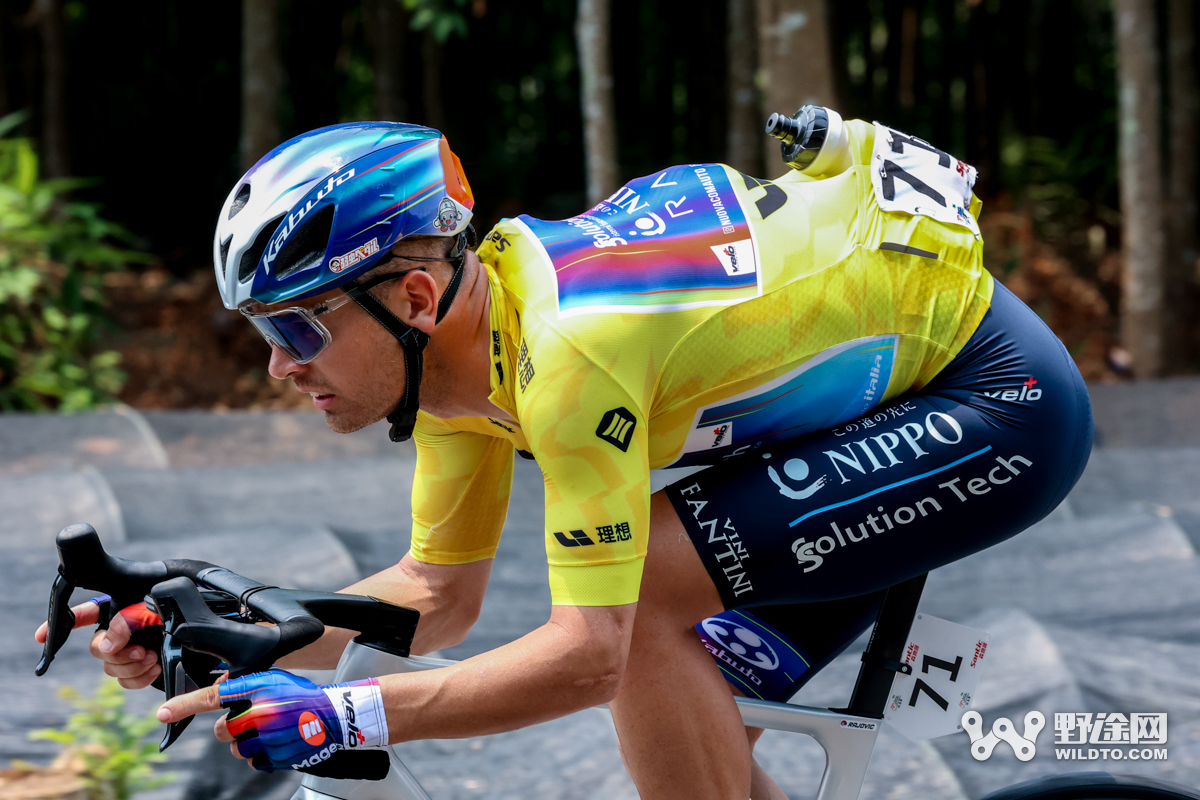 “理想汽车杯”2026环岛赛S2：喜德盛阿斯塔纳赢赛段，并穿上黄衫