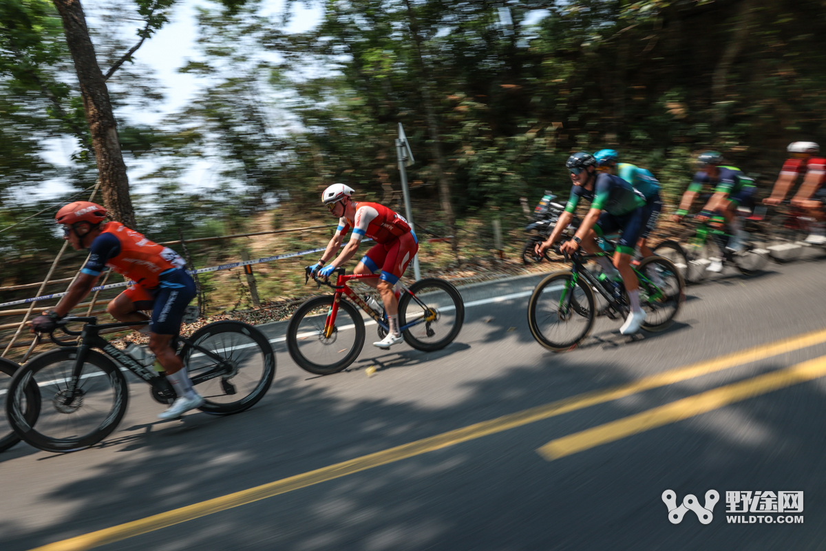 “理想汽车杯”2026环岛赛S2：喜德盛阿斯塔纳赢赛段，并穿上黄衫