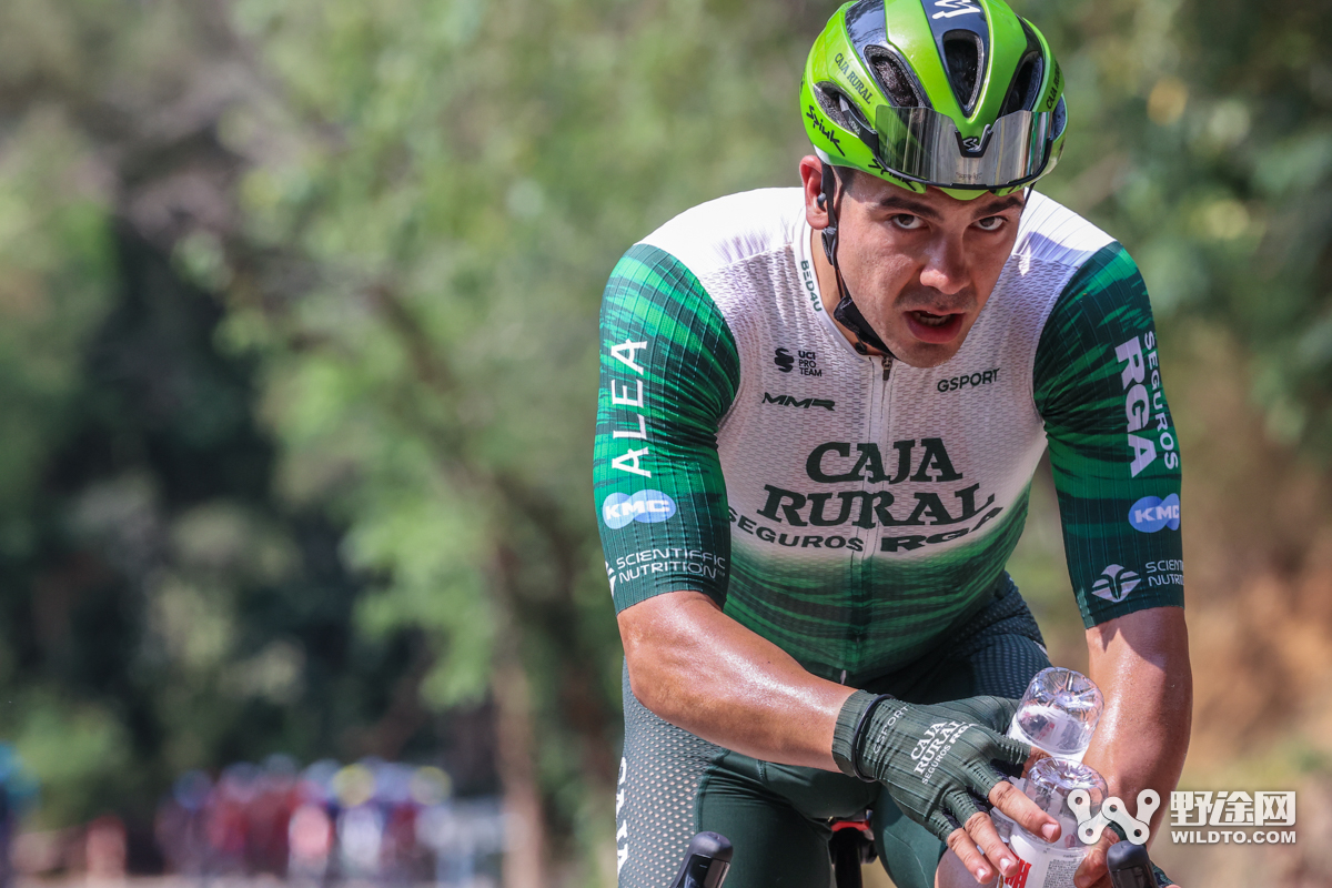 “理想汽车杯”2026环岛赛S2：喜德盛阿斯塔纳赢赛段，并穿上黄衫