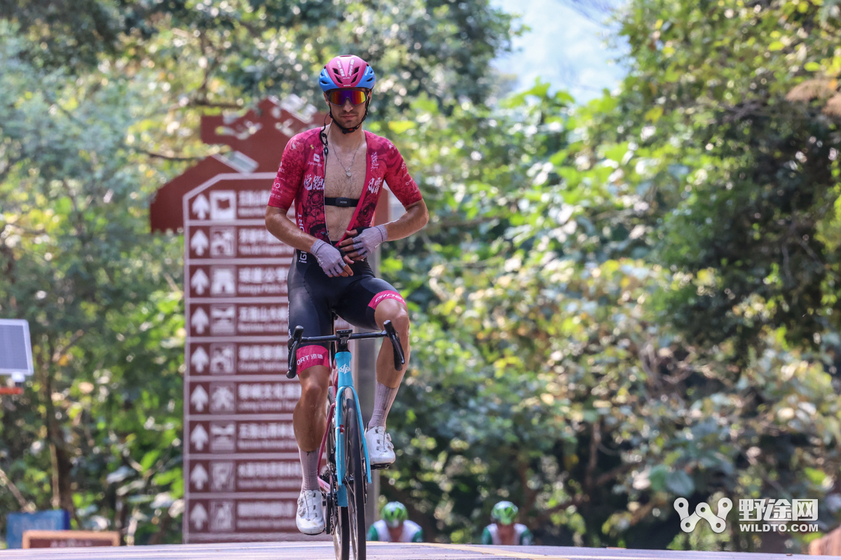 “理想汽车杯”2026环岛赛S2：喜德盛阿斯塔纳赢赛段，并穿上黄衫