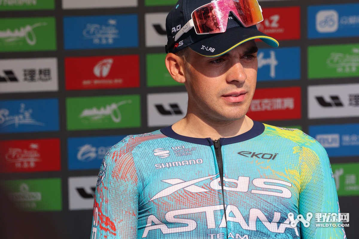 “理想汽车杯”2026环岛赛S2：喜德盛阿斯塔纳赢赛段，并穿上黄衫