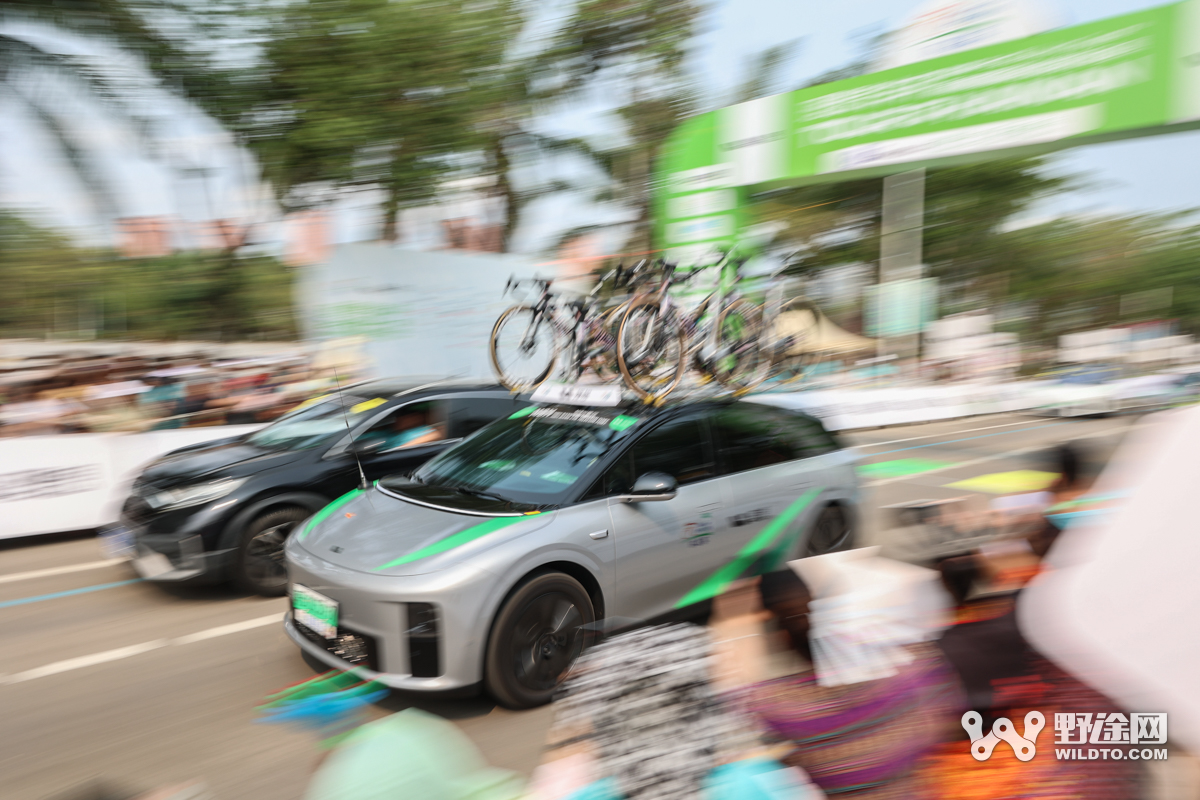 “理想汽车杯”环岛赛S5：李宁车队赢收官战 喜德盛阿斯塔纳问鼎总冠军