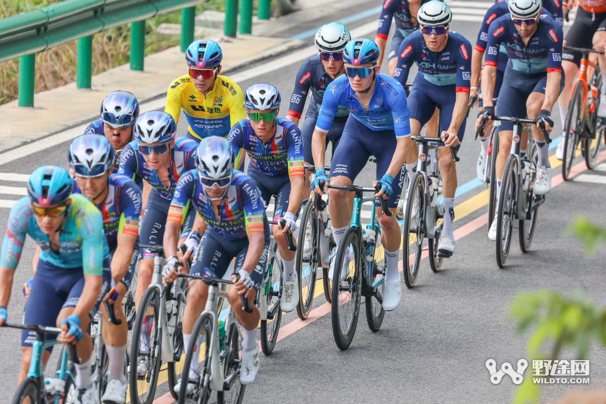 “理想汽车杯”环岛赛S5：李宁车队赢收官战 喜德盛阿斯塔纳问鼎总冠军