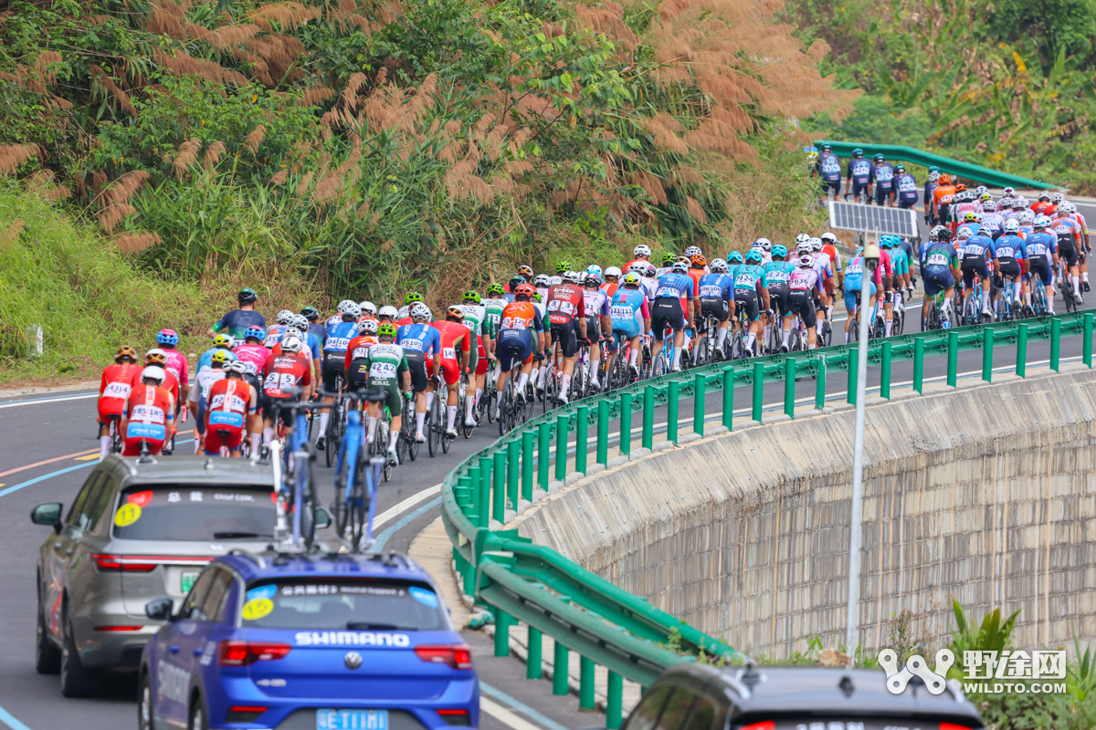 “理想汽车杯”环岛赛S5：李宁车队赢收官战 喜德盛阿斯塔纳问鼎总冠军