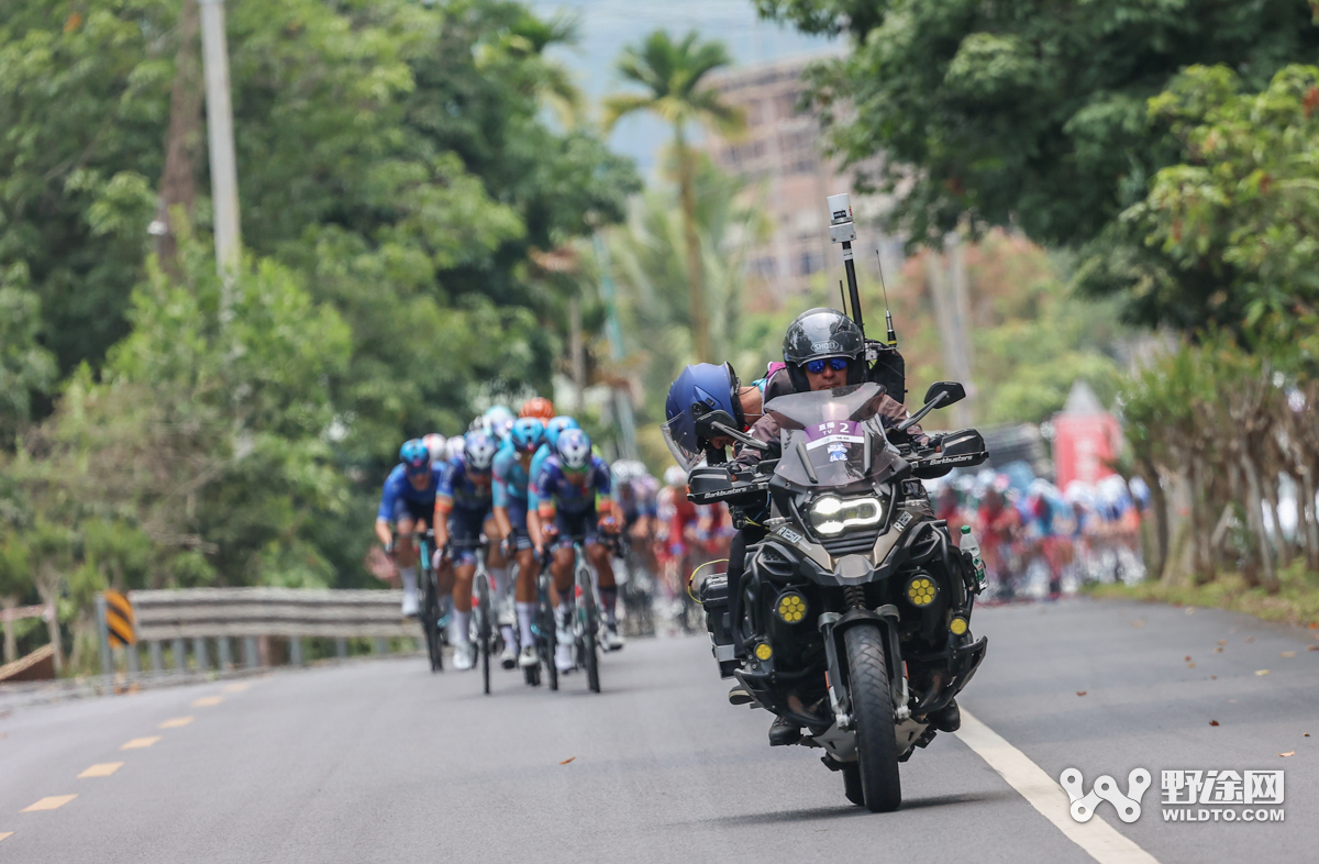 “理想汽车杯”环岛赛S5：李宁车队赢收官战 喜德盛阿斯塔纳问鼎总冠军