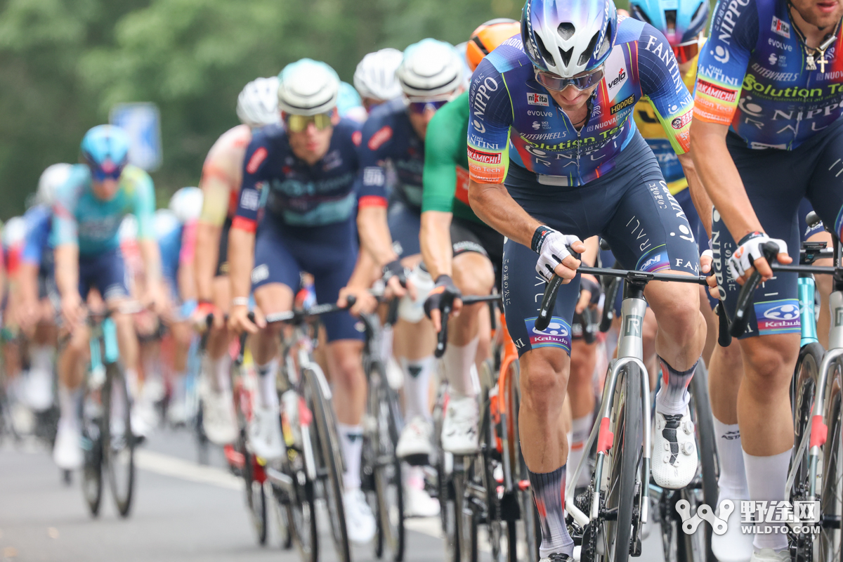 “理想汽车杯”环岛赛S5：李宁车队赢收官战 喜德盛阿斯塔纳问鼎总冠军