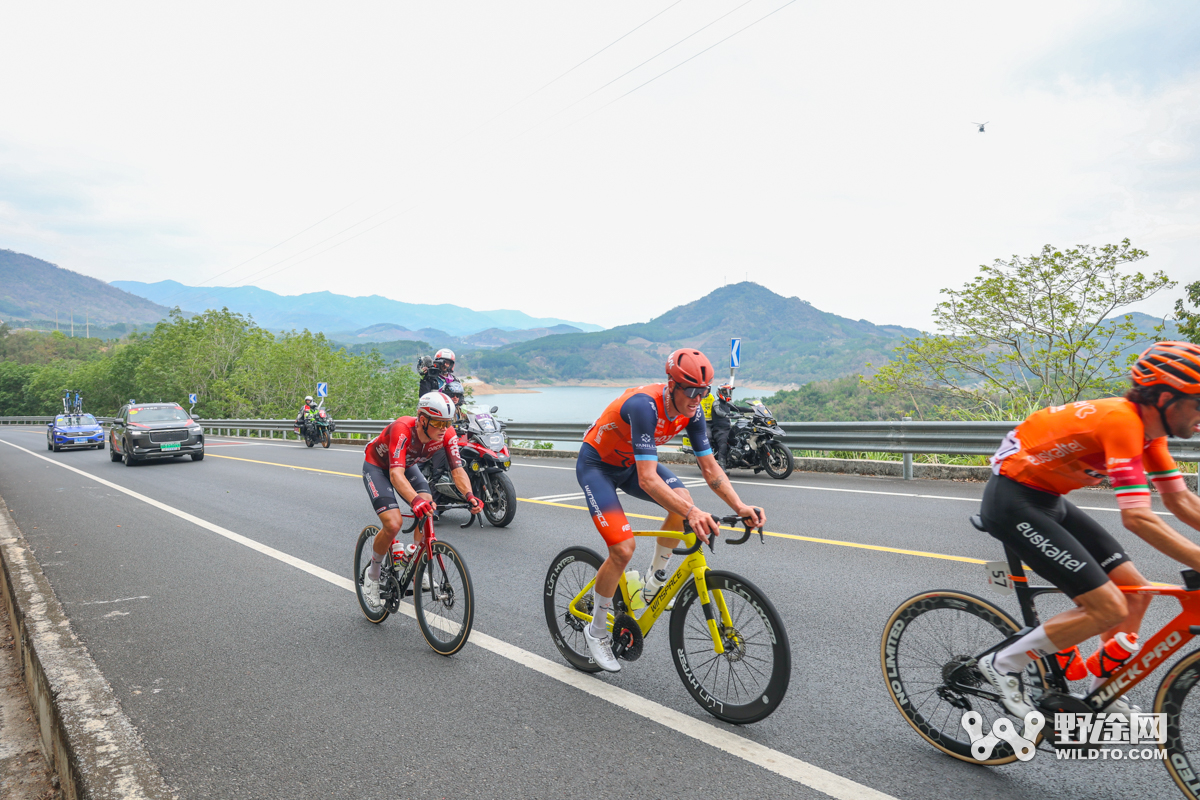 “理想汽车杯”环岛赛S5：李宁车队赢收官战 喜德盛阿斯塔纳问鼎总冠军