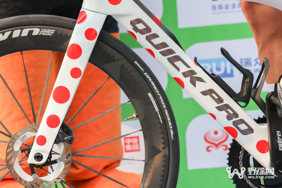 5站4胜 自主品牌战车包揽“理想汽车杯”环岛赛四色领骑衫