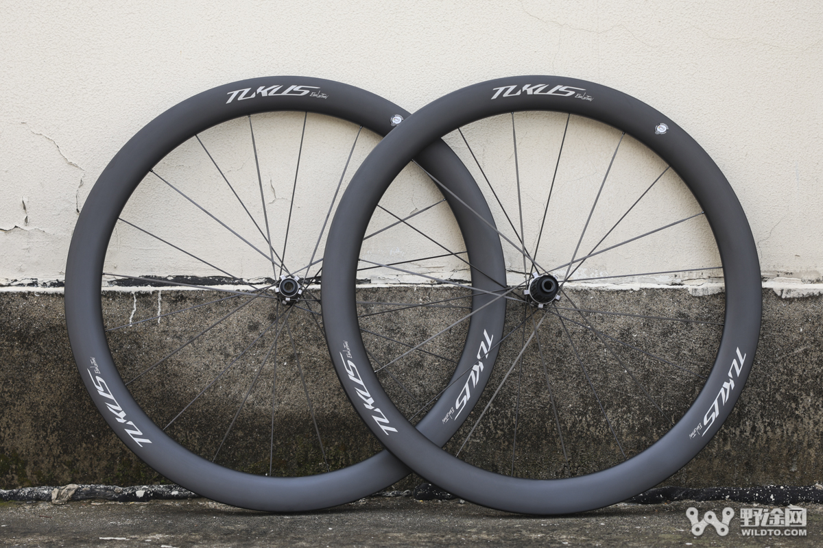 仅重1095g！ 钢碳辐条SCWS结构  TUKUS Evolution 50公路轮组实测