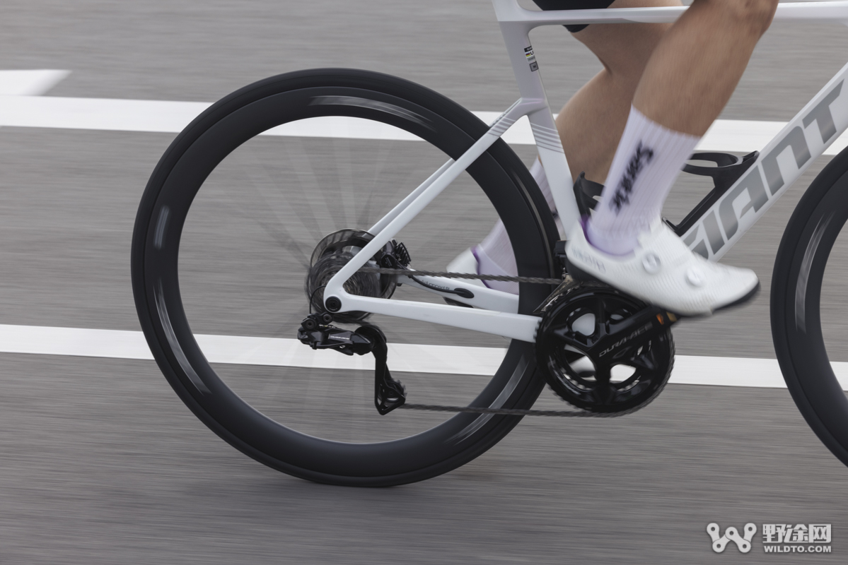 仅重1095g！ 钢碳辐条SCWS结构  TUKUS Evolution 50公路轮组实测